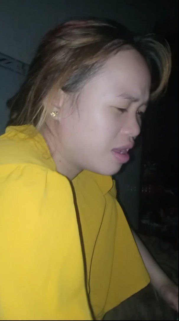 Buổi chiều, tôi đến nhà một gia đình khá giả và vợ của họ để tụ họp. Tôi khát nước và không thể chờ đợi để tắm rửa và bắt đầu quan hệ tình dục